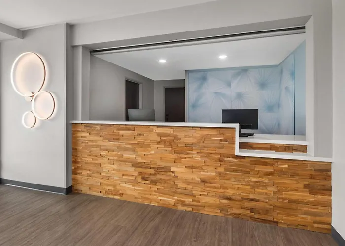 Echo Extended By Wyndham Worth Alliance Hotel
